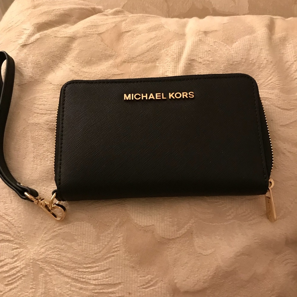 Michael Kors wristlet/wallet